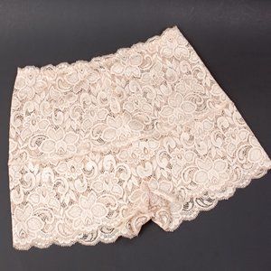 Belle Foiree Lace Panties in Nude NWOT
